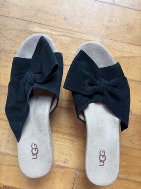 UGG Black Bow Suede Slide Mules Never Worn!